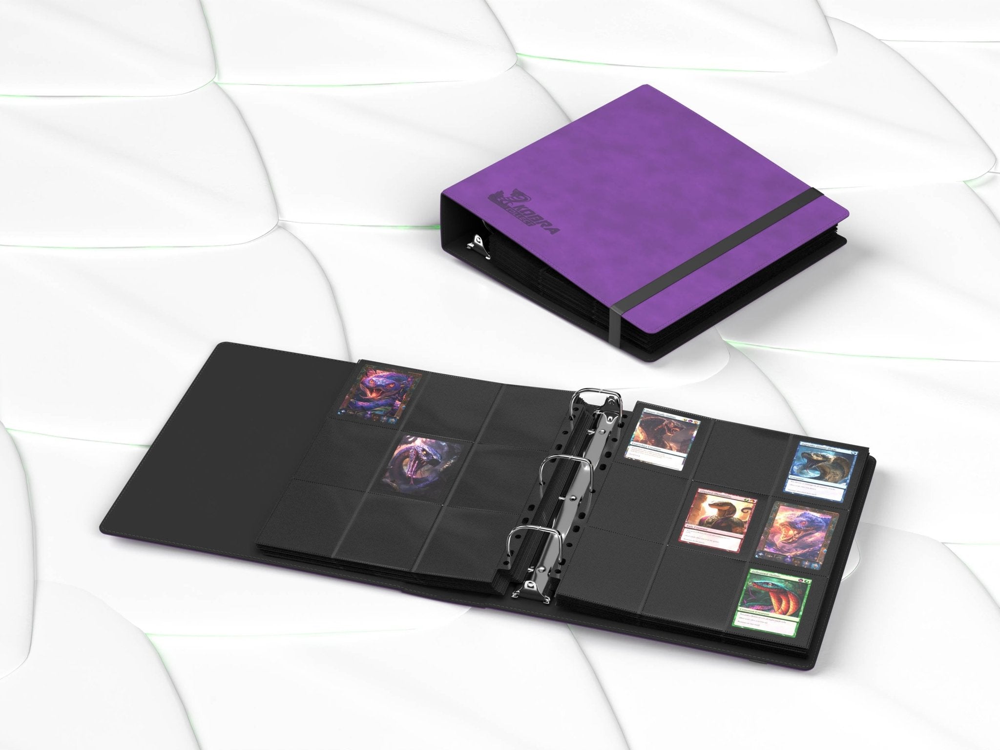 Kobra Collect 3 Ring Binder Purple Vorderseite – hochwertiger lila 3-Ring-Ordner für Sammelkarten, Trading Card Binder für Pokémon, Yu-Gi-Oh!, One Piece, Sportkarten und TCG, kaufen bei Habibicards