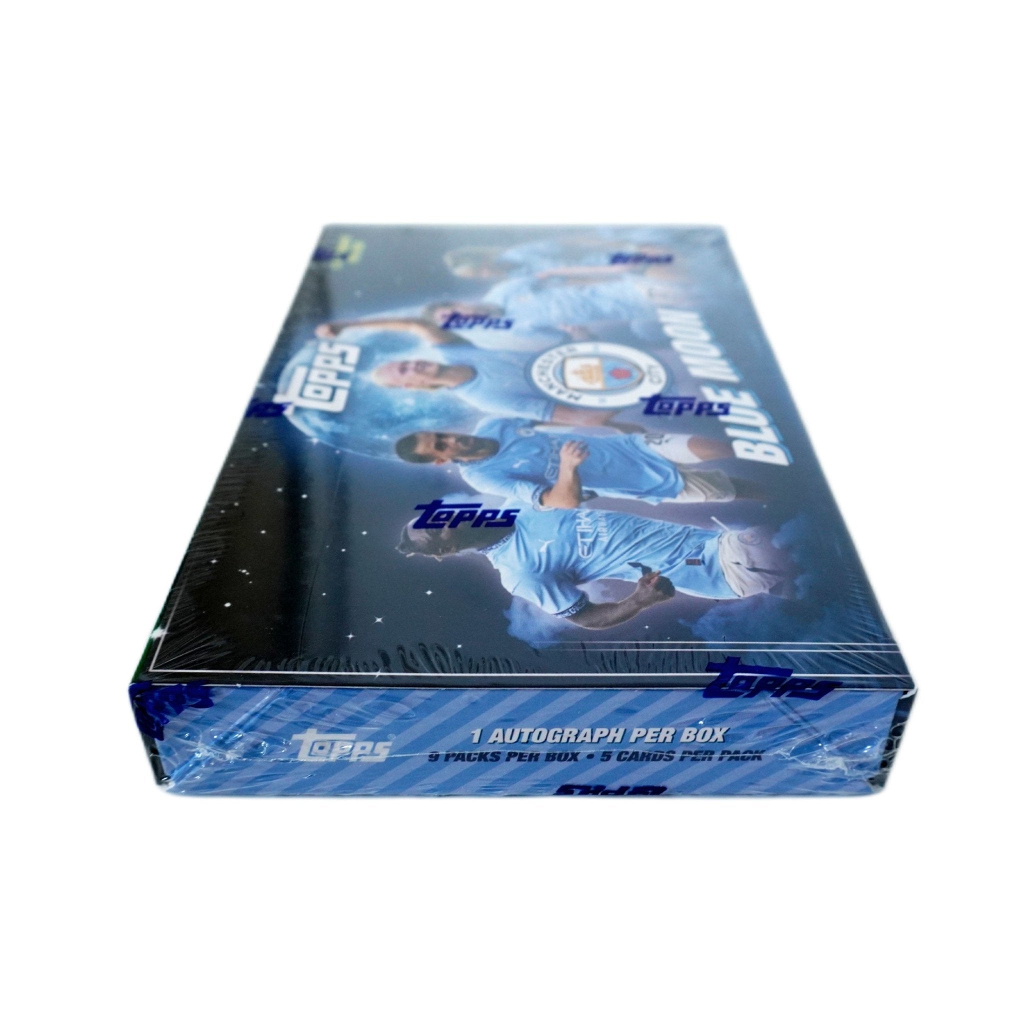 Topps Blue Moon Manchester City 2024/25 rechte Seite – exklusive Detailaufnahme der offiziellen Topps Box, hochwertiges Trading Card Produkt für Fußballkarten-Sammler