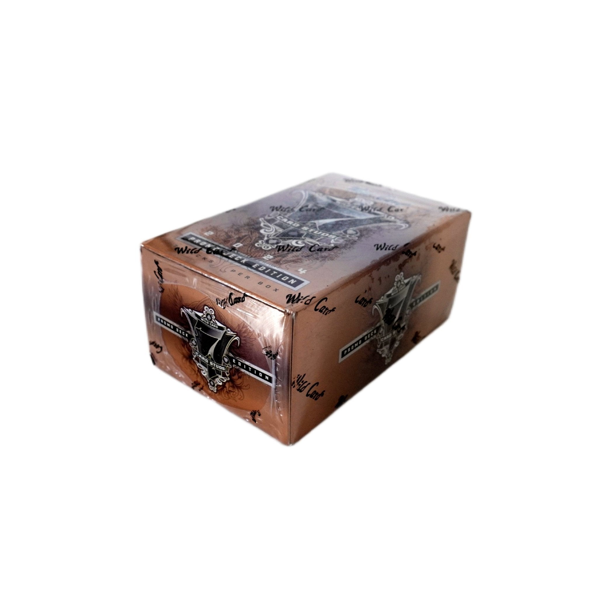 2024 Wild Card 7-Card Studs Metal Football Quarterback Edition Box Schrägansicht – exklusive Wild Card NFL Trading Cards Box im 3D-Winkel, offizielles QB Metal TCG Display 2024 für Sammler online kaufen